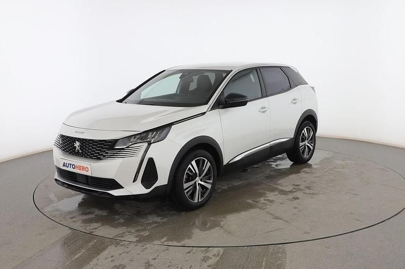 Usado Peugeot 3008 Allure 131 CV (96 kW) 2023 Blanco SUV