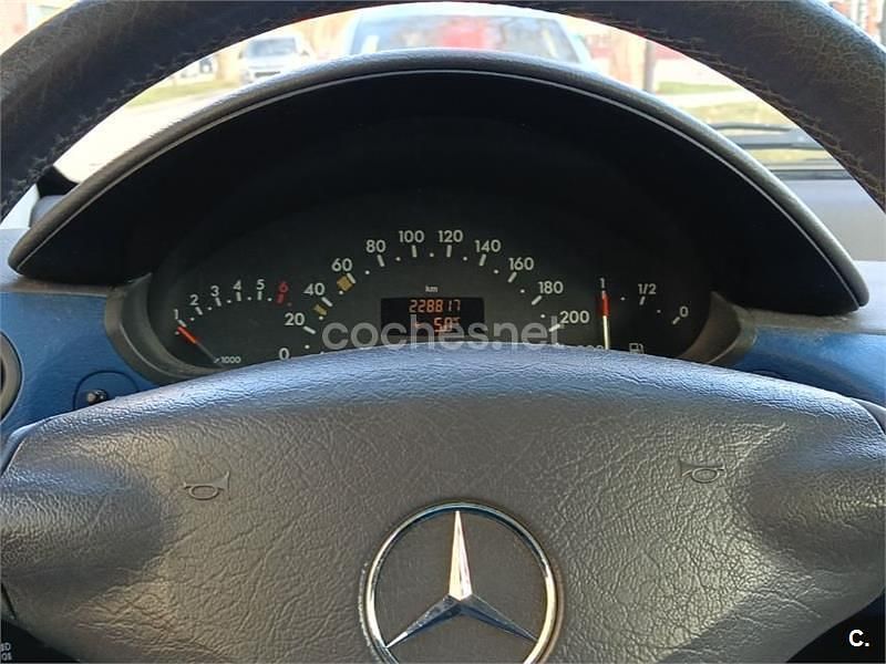 Usado Mercedes A160 Elegance 102 CV (75 kW) 2003 Gris / plata Monovolumen