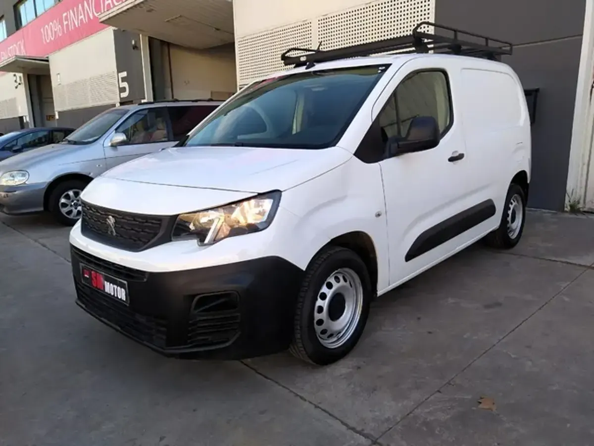 Usado Peugeot Partner Premium 73 CV (53 kW) 2019 Blanco Monovolumen
