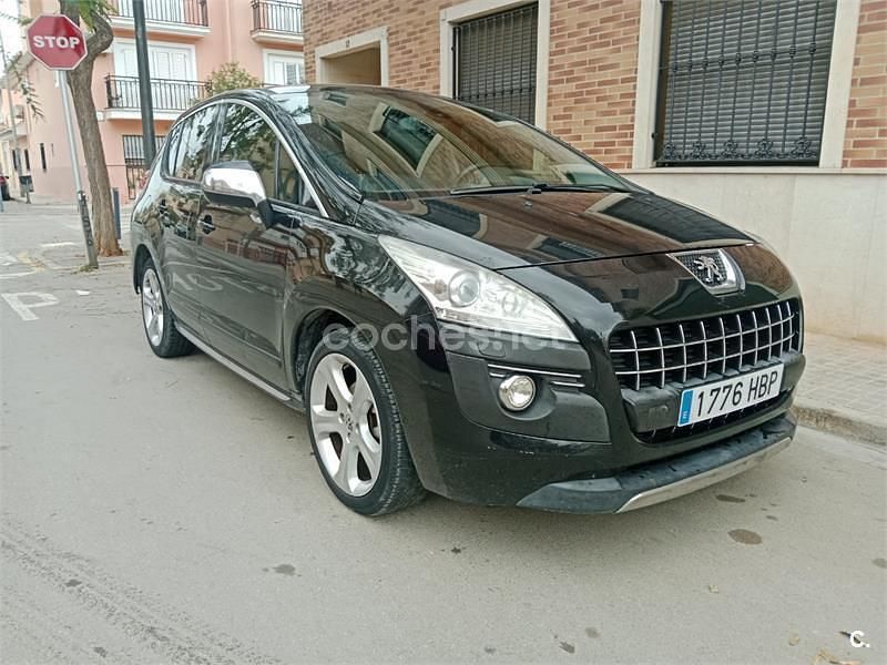 Usado Peugeot 3008 Active 112 CV (82 kW) 2011 Negro Familiar