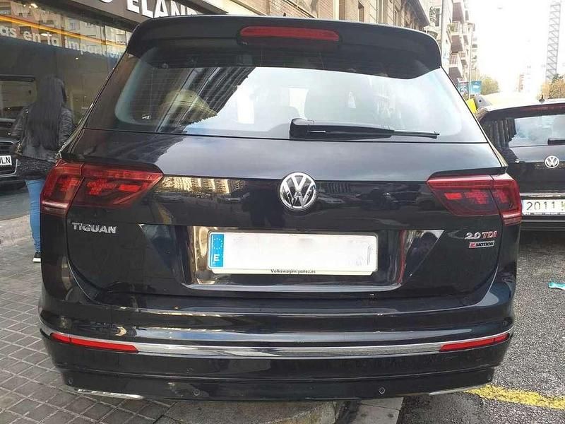 Usado VW Tiguan Sportline 240 CV (176 kW) 2017 Negro SUV