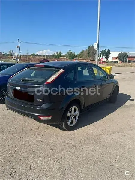 Usado Ford Focus Trend 90 CV (66 kW) 2009 Negro Berlina