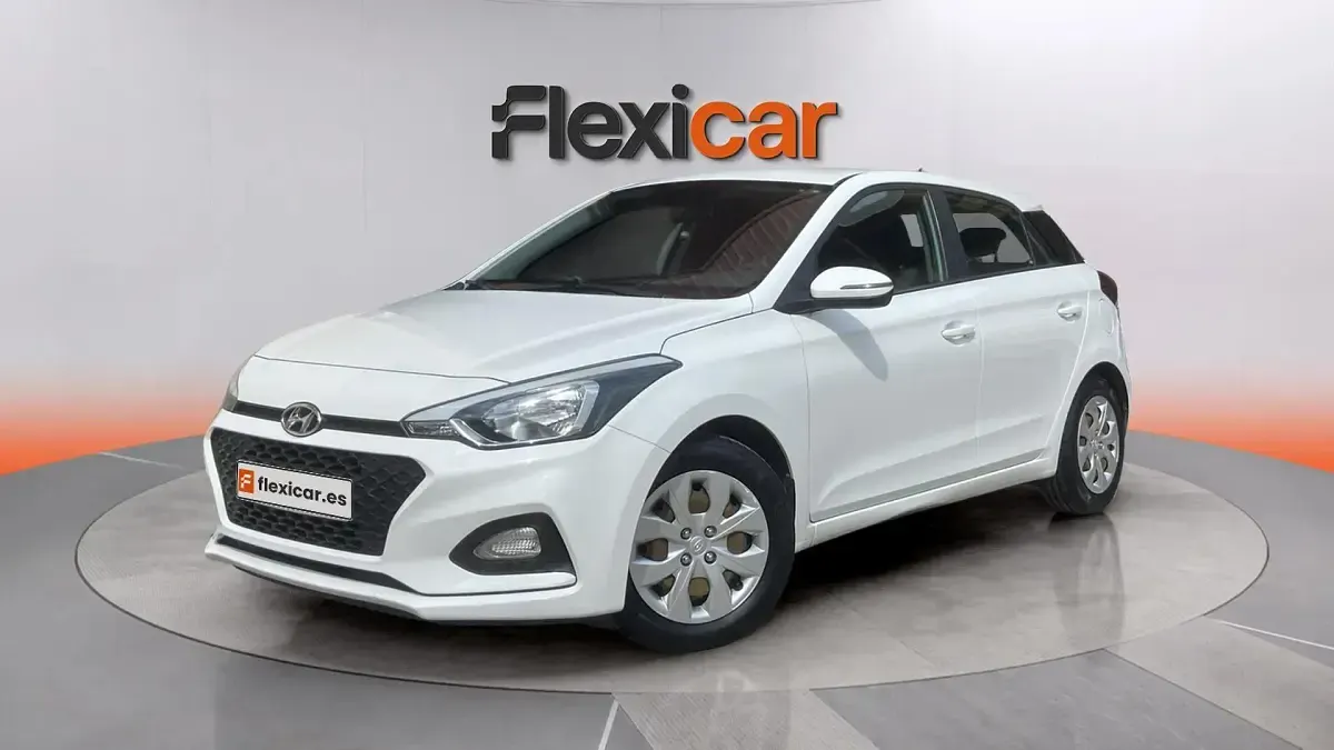 Usado Hyundai i20 75 CV (55 kW) 2018 Blanco Berlina