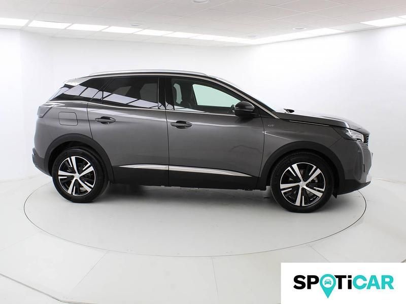 Usado Peugeot 3008 GT 130 CV (95 kW) 2023 Gris SUV