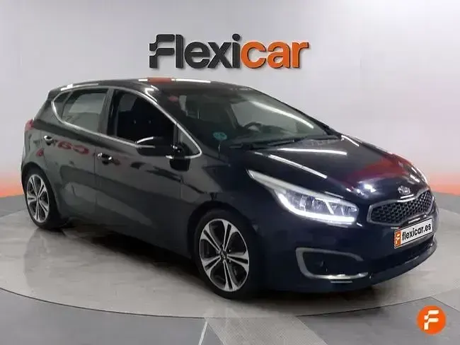 Usado Kia Ceed 100 CV (73 kW) 2018 Negro Utilitario