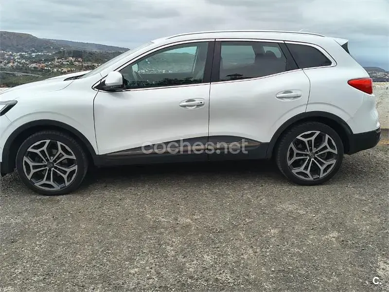 Usado Renault Kadjar 160 CV (117 kW) 2021 Blanco SUV