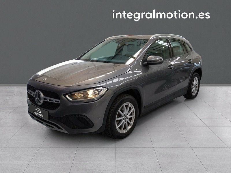 Gris Usado 2020 Mercedes GLA180 Business SUV | 26.490 € - Imagen 1/4