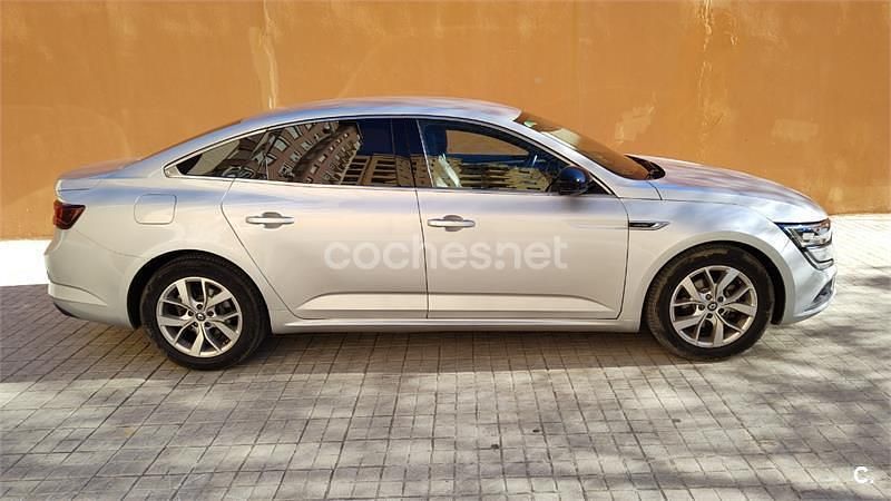 Usado Renault Talisman LIMITED 160 CV (117 kW) 2019 Gris / plata Berlina