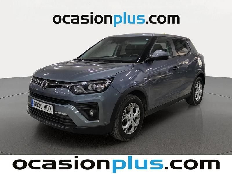 Gris Usado 2023 Ssangyong (KGM) Tivoli SUV | 13.905 € (Precio justo) - Imagen 1/4