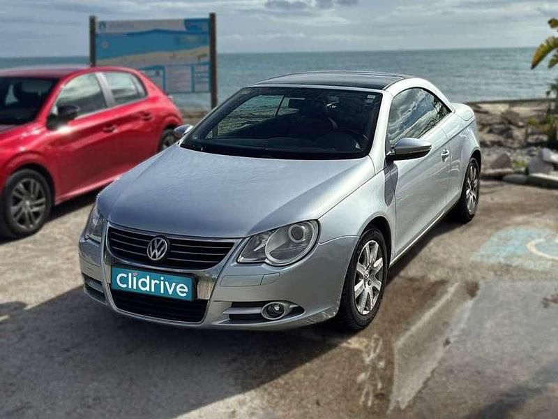 Usado VW Eos 140 CV (102 kW) 2008 Gris Descapotable