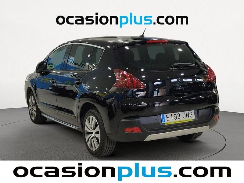 Usado Peugeot 3008 Style 120 CV (88 kW) 2016 Negro Berlina