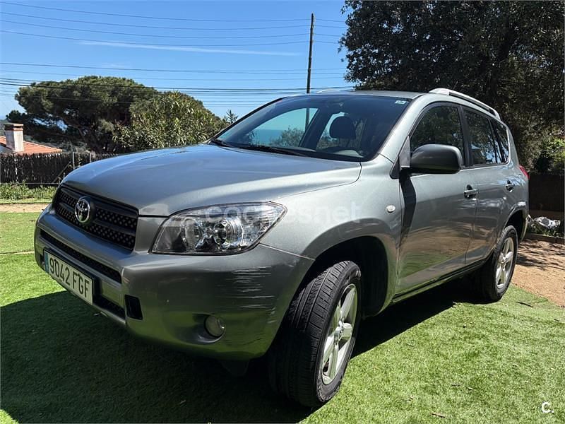 Usado Toyota RAV4 Sol 152 CV (111 kW) 2006 Verde SUV