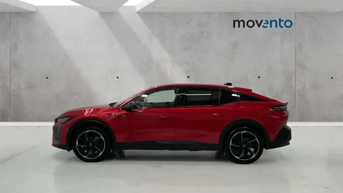 Usado Peugeot 408 GT 179 CV (131 kW) 2023 Rojo SUV