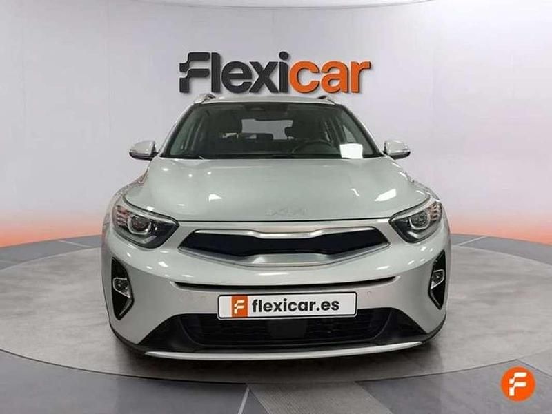 Usado Kia Stonic 101 CV (74 kW) 2022 Gris SUV
