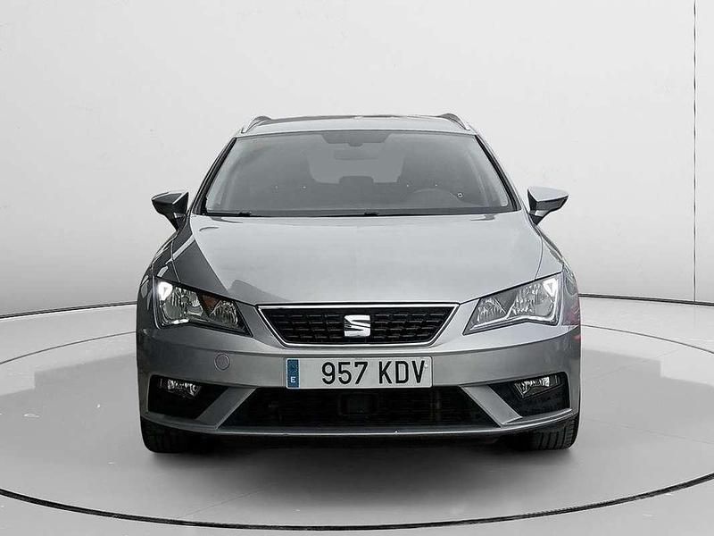Usado Seat Leon CONNECT 151 CV (111 kW) 2017 Gris Familiar