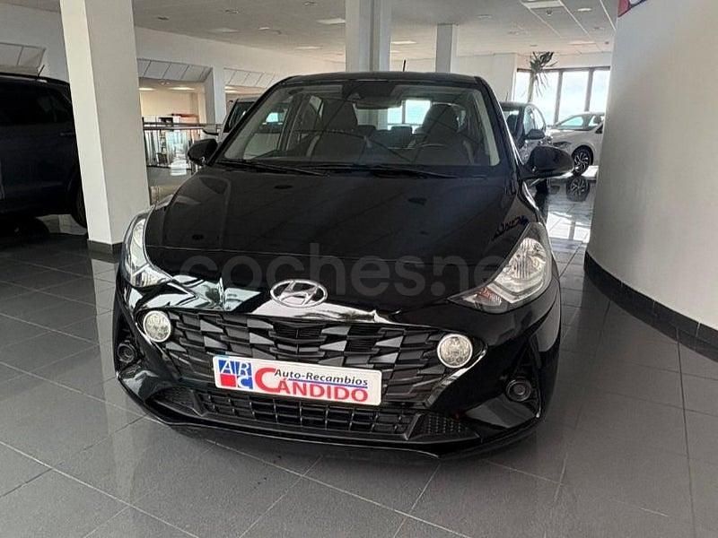 Usado Hyundai i10 67 CV (49 kW) 2022 Negro Utilitario