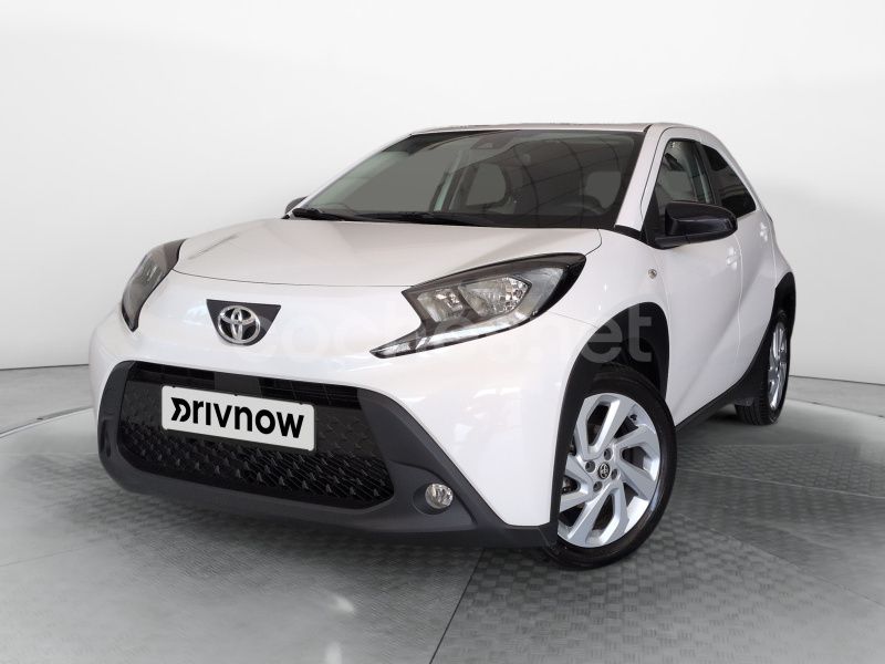 Blanco Usado 2023 Toyota Aygo Play Utilitario | 15.400 € (Un poco caro) - Imagen 1/4