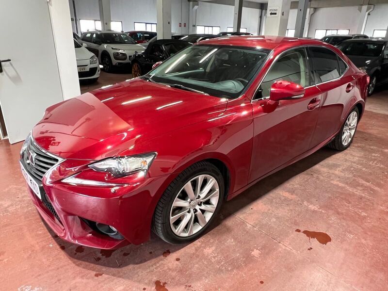 Rojo Usado 2014 Lexus IS300h Sport Line Berlina | 14.495 € (Buen precio) - Imagen 1/4