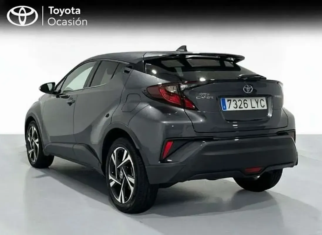 Usado Toyota C-HR Advance 122 CV (89 kW) 2022 Gris SUV