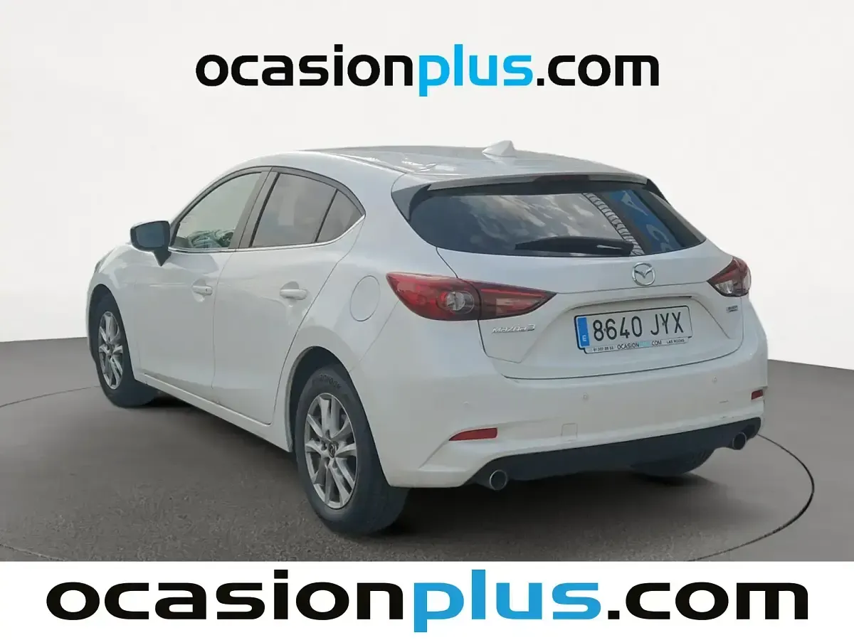 Begagnad Mazda 3 Style 150 HK (110 kW) 2017 Vit Sedan