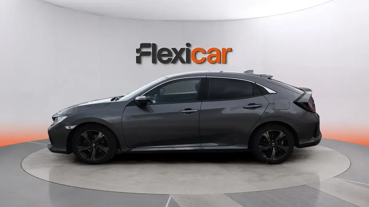 Usado Honda Civic Comfort 129 CV (94 kW) 2019 Gris Utilitario