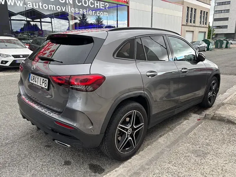 Usado Mercedes GLA200 150 CV (110 kW) 2021 Gris / plata SUV
