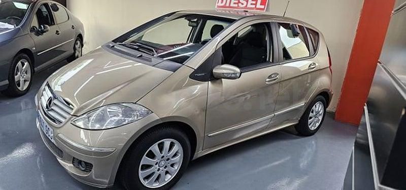 Usado Mercedes A180 Avantgarde 109 CV (80 kW) 2005 Beige Monovolumen