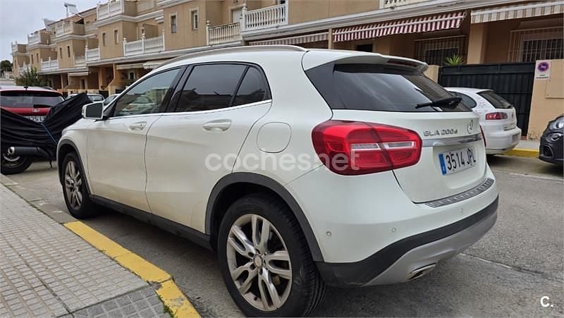 Usado Mercedes GLA200 Style 136 CV (100 kW) 2016 Blanco SUV