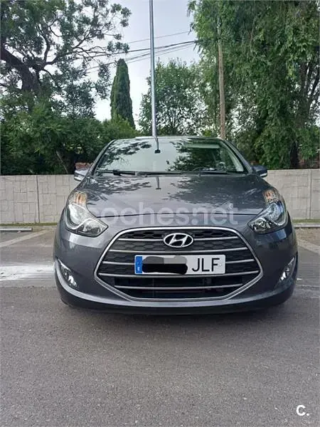 Usado Hyundai ix20 Style 115 CV (84 kW) 2016 Gris / plata Utilitario
