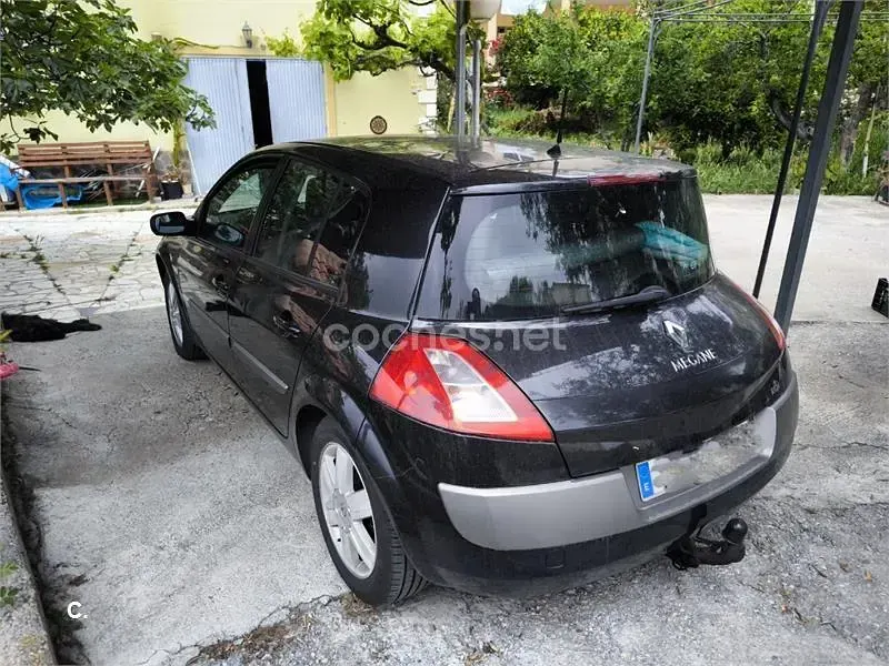 Usado Renault Mégane Dynamique 120 CV (88 kW) 2005 Negro Berlina