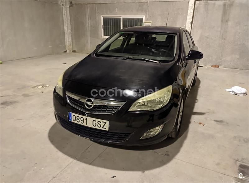 Negro Usado 2010 Opel Astra Enjoy Berlina | 4500 € (Precio justo) - Imagen 1/2