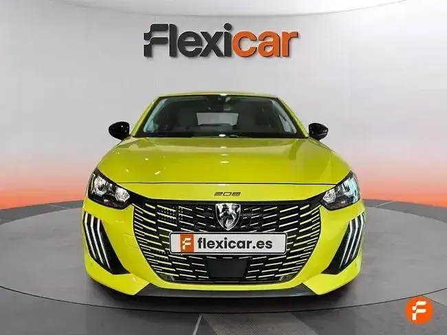 Usado Peugeot 208 Allure 100 CV (73 kW) 2025 Amarillo Utilitario