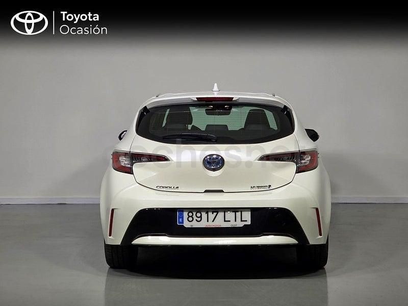 Usado Toyota Corolla Active 122 CV (89 kW) 2021 Blanco Berlina