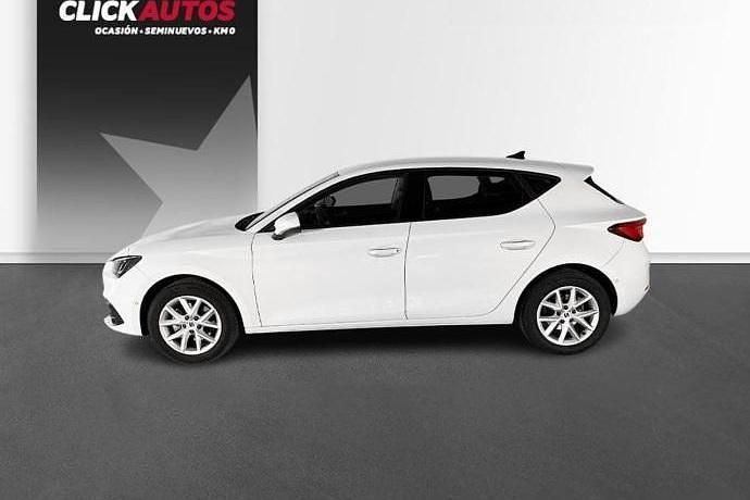 Usado Seat Leon Style 130 CV (95 kW) 2024 Plata