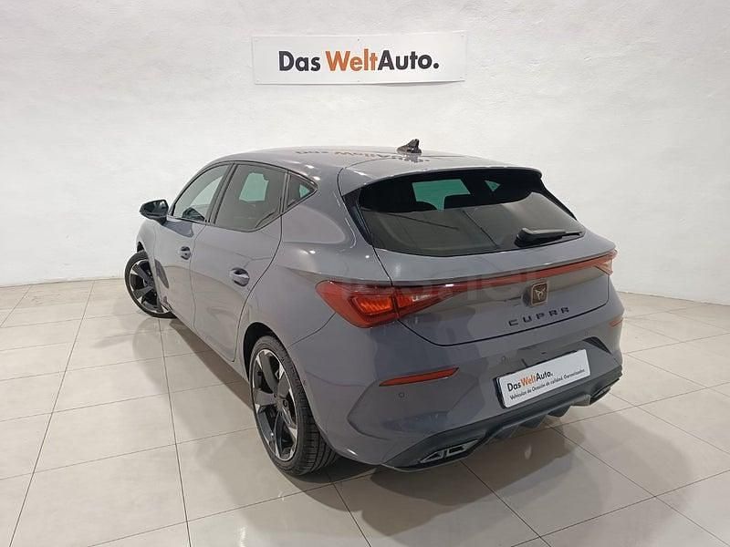 Usado Cupra Leon 150 CV (110 kW) 2024 Gris / plata Berlina