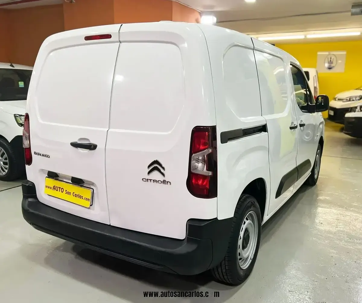 Usado Citroën Berlingo 100 CV (73 kW) 2022 Blanco Monovolumen