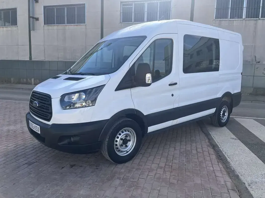 Usado Ford Transit Trend 131 CV (96 kW) 2019 Blanco Familiar