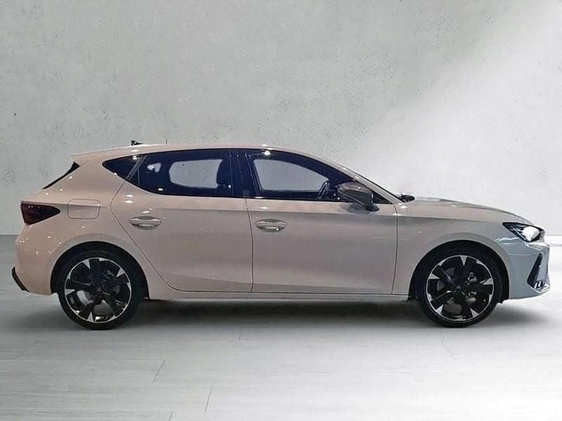 Usado Cupra Leon 150 CV (110 kW) 2024 Blanco Berlina