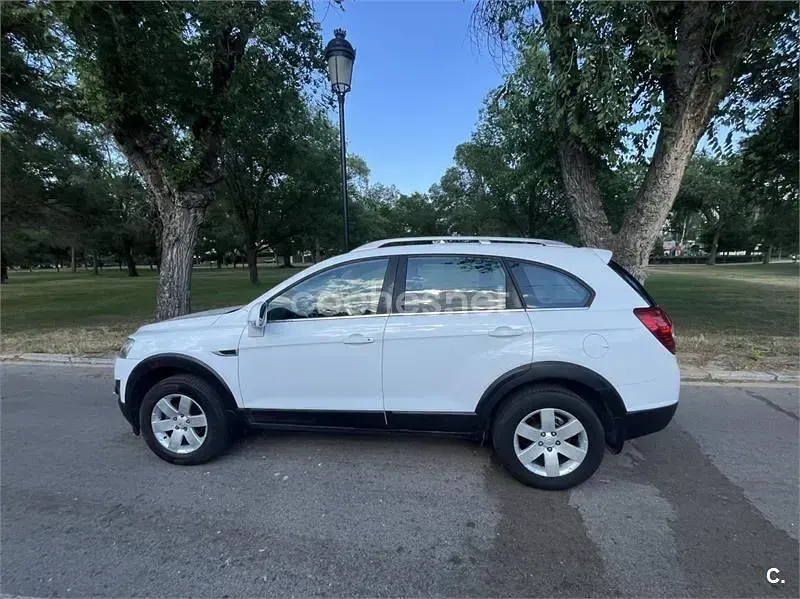 Usado Chevrolet Captiva LT 184 CV (135 kW) 2012 Blanco SUV