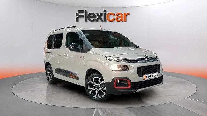 Usado Citroën Berlingo Feel 131 CV (96 kW) 2020 Violeta Monovolumen