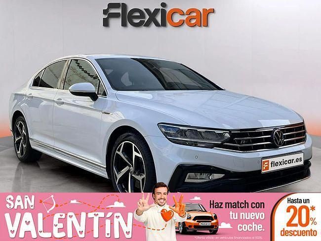 Blanco Usado 2021 VW Passat R-line Berlina | 24.990 € (Un poco caro) - Imagen 1/4