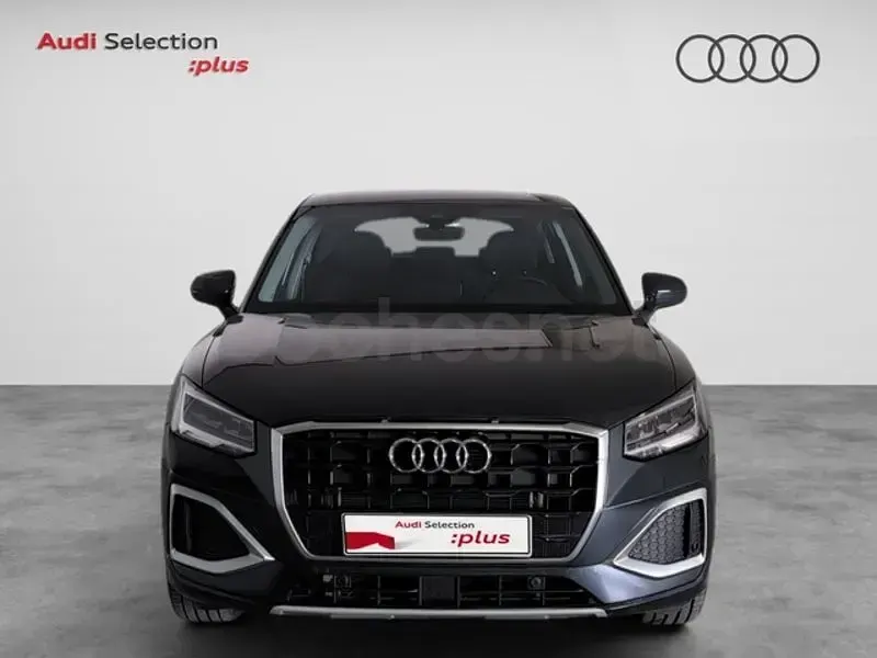 Usado Audi Q2 Advanced Plus 116 CV (85 kW) 2022 Gris / plata SUV