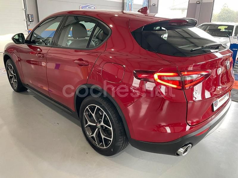 Usado Alfa Romeo Stelvio Executive 280 CV (205 kW) 2020 Rojo SUV