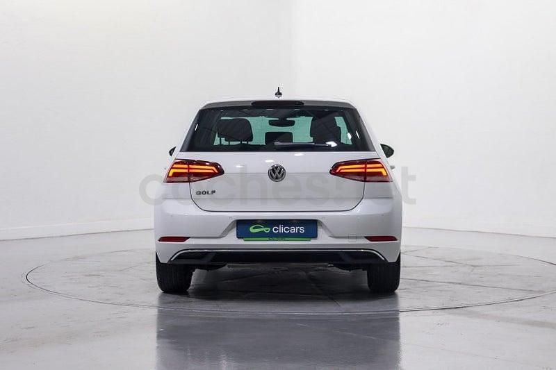 Usado VW Golf Sportsvan Advance 115 CV (84 kW) 2019 Blanco Monovolumen