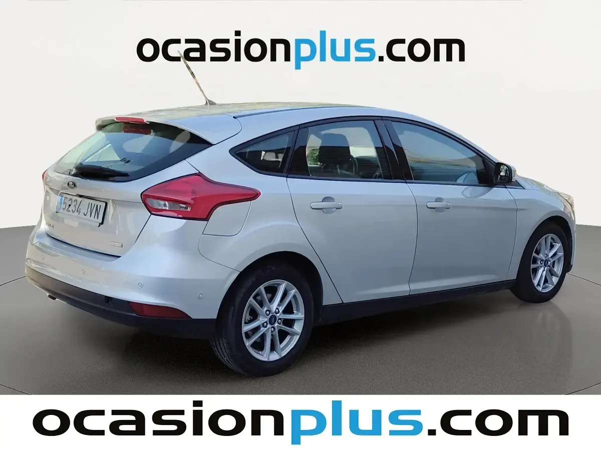 Usado Ford Focus Business Edition 125 CV (91 kW) 2016 Gris plata Utilitario