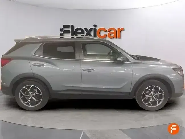 Usado SsangYong Korando 149 CV (109 kW) 2024 Gris SUV