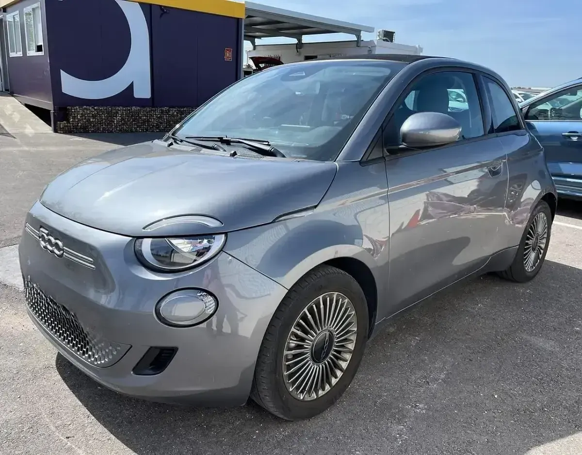 Usado Fiat 500e Icon 86 kW (118 CV) 2022 Gris Descapotable