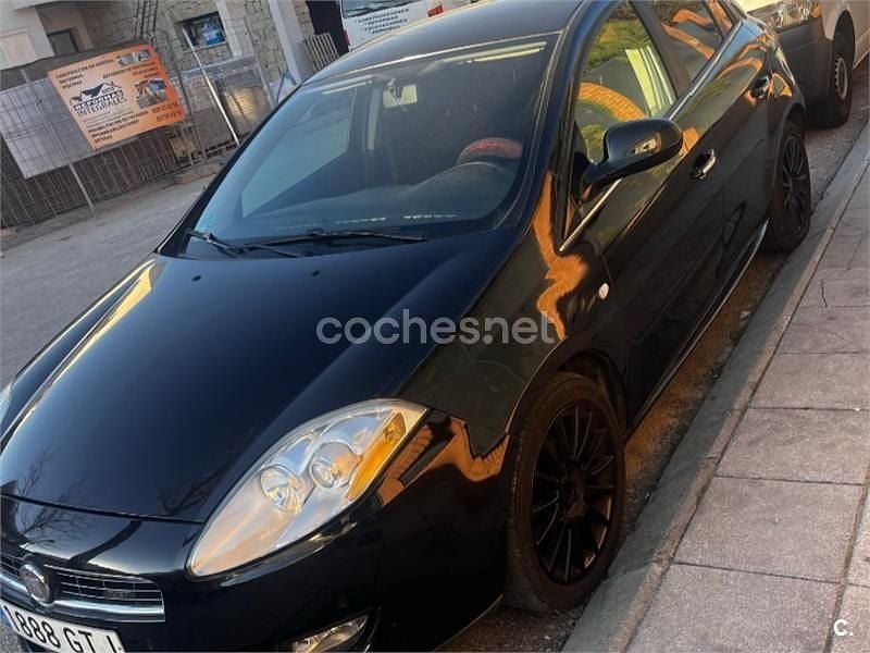 Negro Usado 2010 Fiat Bravo Dynamic Utilitario | 5000 € (Precio justo) - Imagen 1/3