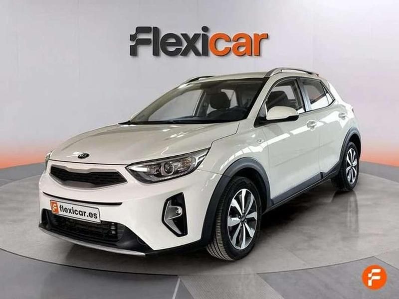 Usado Kia Stonic 101 CV (74 kW) 2021 Blanco SUV