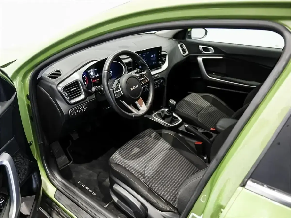 Usado Kia XCeed 160 CV (117 kW) 2024 Verde SUV